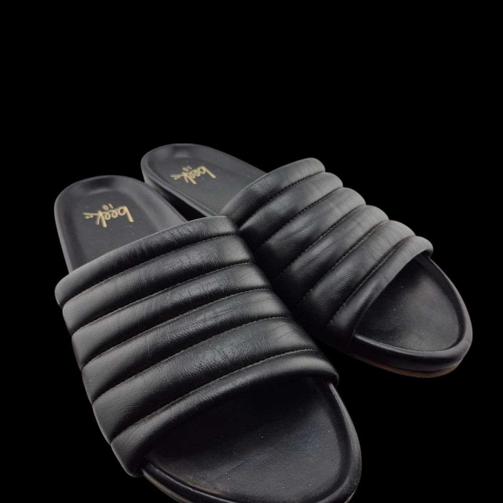 beek Elegant Black Leather Slides